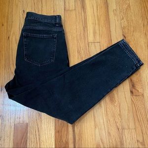 ULTRA HIGH RISE MOM JEANS